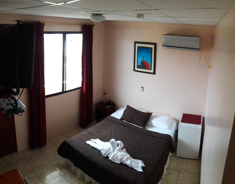 Hostal La Posada De Jose Carlos Puerto Baquerizo Moreno Dış mekan fotoğraf