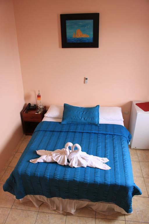 Hostal La Posada De Jose Carlos Puerto Baquerizo Moreno Dış mekan fotoğraf