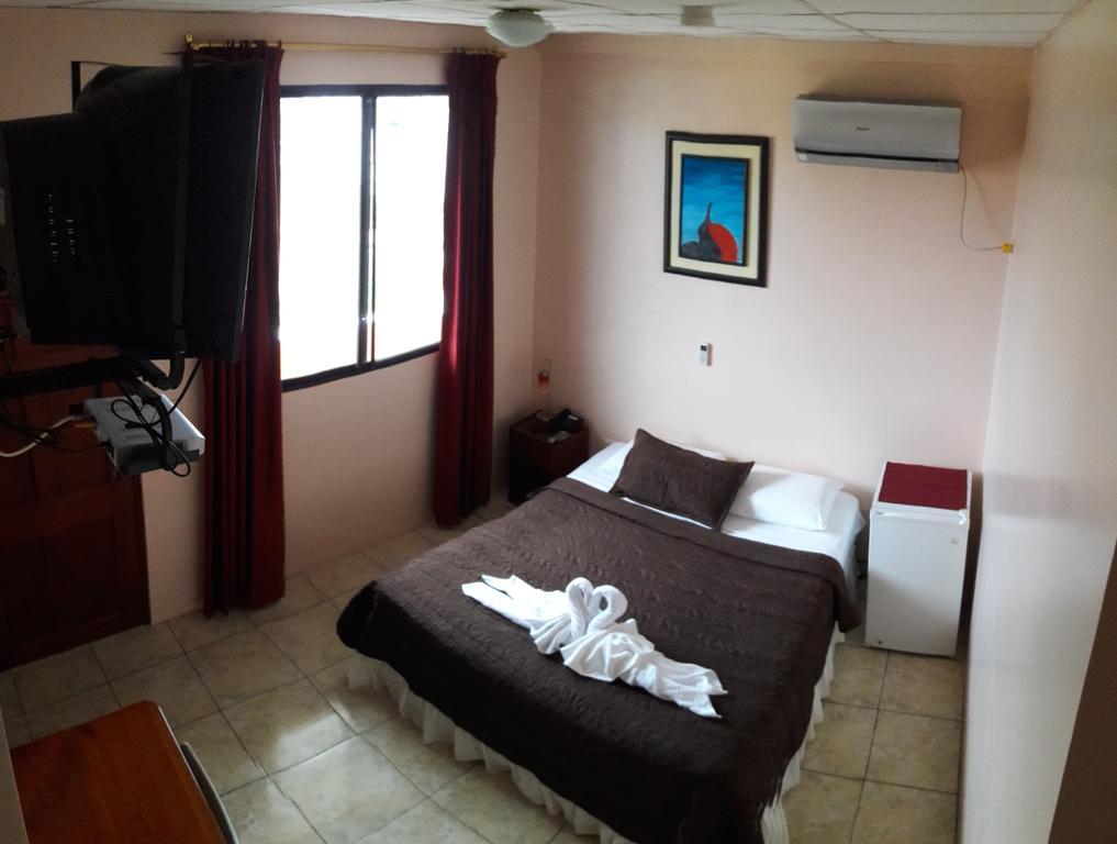 Hostal La Posada De Jose Carlos Puerto Baquerizo Moreno Dış mekan fotoğraf