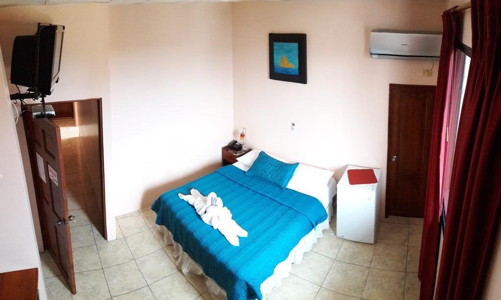 Hostal La Posada De Jose Carlos Puerto Baquerizo Moreno Dış mekan fotoğraf